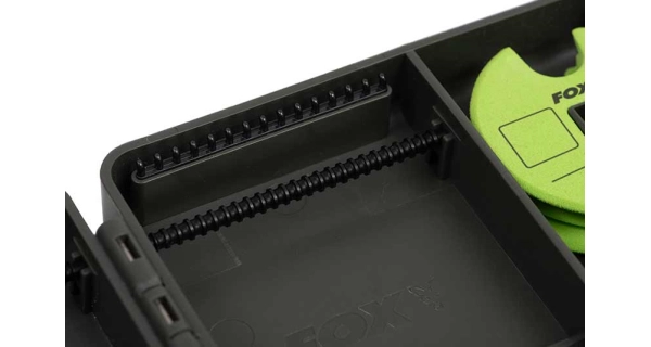 FOX - Škatuľka Edges Rig And Disc Box Inc 50 Pins / 7 Discs Large