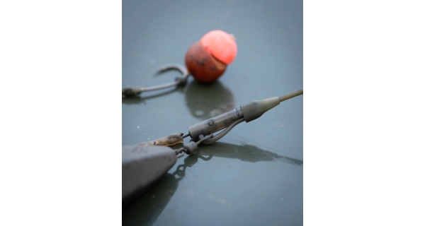 FOX - Závesky Edges Tubing Leadclip Ready Rigs Camo veľ. 7 3 ks