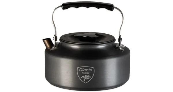 GIANTS FISHING - Akčný set Sada riadu s kanvičkou + Nerezový thermo hrnček 400 ml