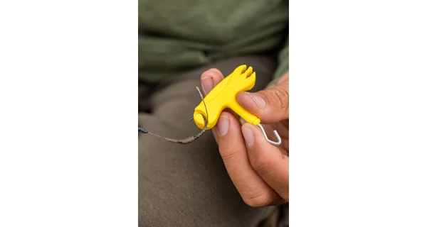 GIANTS FISHING - Doťahovač uzlov a sťahovač šnúrok Multi Tool 3in1 Knot Puller and Line Stripper
