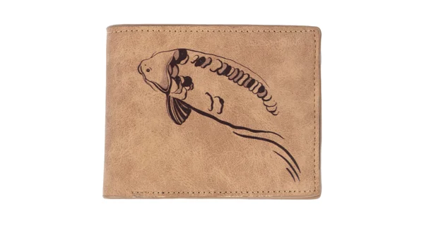 GIANTS FISHING - Peňaženka hnedá plávajúci kapor Brown Wallet Swimming Carp