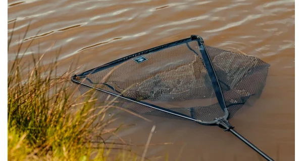 GIANTS FISHING - Plávajúci podberák s pogumovanou sieťkou Deluxe 220 cm