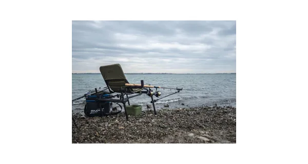 GIANTS FISHING - Prút Fluent MK2 Feeder 3,3 m 90 g 3 diely