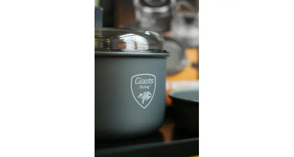 GIANTS FISHING - Sada riadu s kanvičkou 3 Piece Pan & Kettle Set