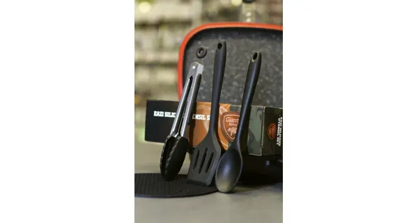 GIANTS FISHING - Sada silikónového náčinia s podložkou Eazi Utensil Set
