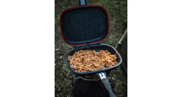 GIANTS FISHING - Set Panvica na varenie Eazi Pan Medium + Nerezový thermo hrnček 400 ml