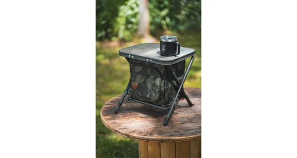 GIANTS FISHING - Skladací stolík s taškou Folding Table with Bag