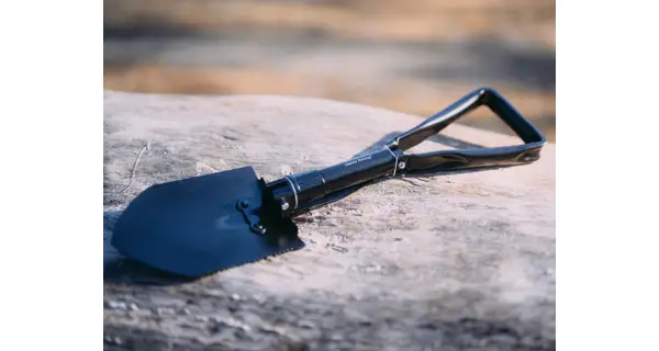 GIANTS FISHING - Skladacia lopatka Camping Shovel
