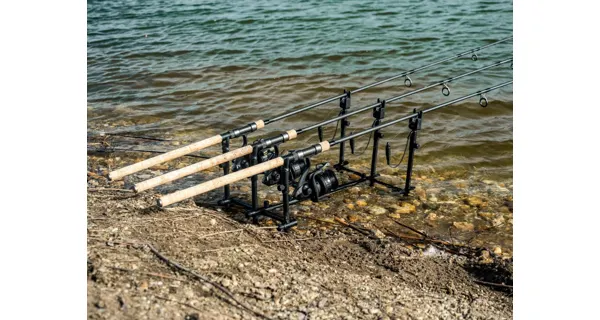 GIANTS FISHING - Stojan Black Rod Pod 3 Rods
