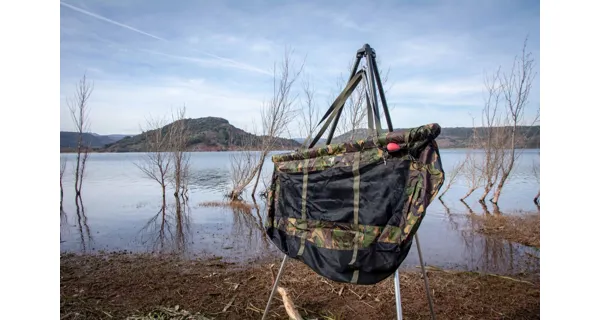 GIANTS FISHING - Vážiaci sak plávajúci Weigh Sling Floating Luxury Camo XL