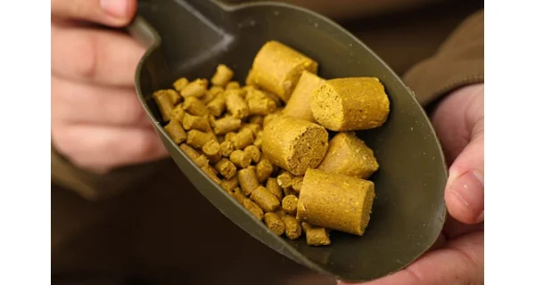 KAREL NIKL - Pelety Corn 18 mm 1 kg