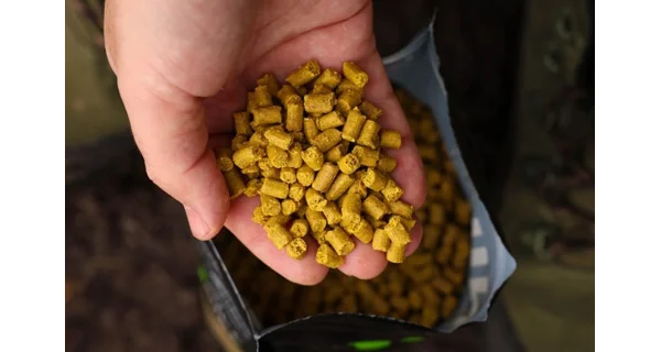KAREL NIKL - Pelety Corn 3 mm 1 kg
