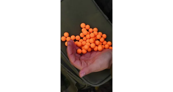 KAREL NIKL - Plávajúce boilies Chilli & Peach 16 mm 50 g