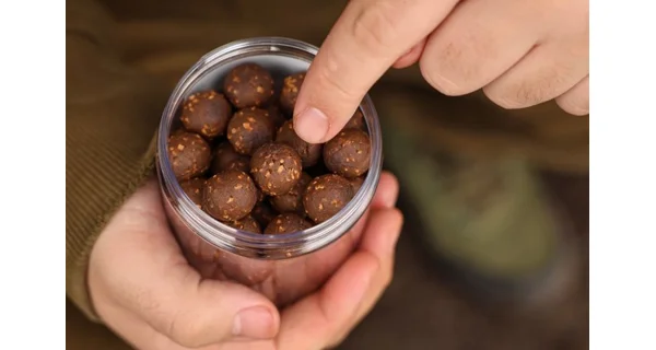 KAREL NIKL - Rozpustné Criticals boilies Calanus & Krill 14 mm 250 ml