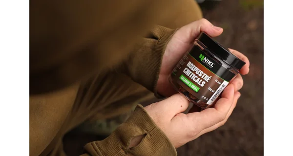 KAREL NIKL - Rozpustné Criticals boilies Calanus & Krill 18 mm 250 ml