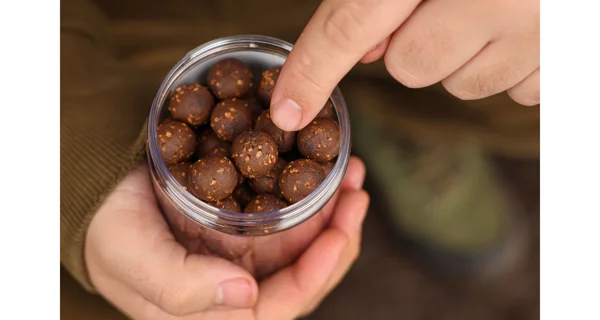 KAREL NIKL - Rozpustné Criticals boilies Calanus & Krill 24 mm 250 ml