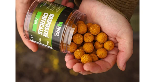 KAREL NIKL - Rozpustné Criticals boilies Corn 24 mm 250 ml