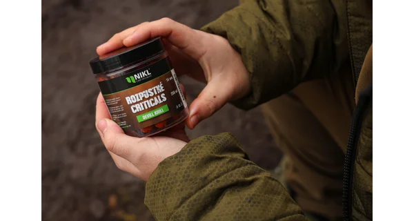 KAREL NIKL - Rozpustné Criticals boilies Devill Krill 24 mm 250 ml