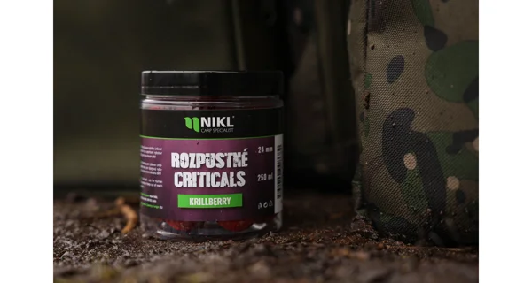 KAREL NIKL - Rozpustné Criticals boilies Krill Berry 18 mm 250 ml
