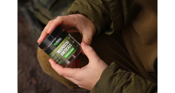 KAREL NIKL - Rozpustné Criticals boilies Scopex & Squid 24 mm 250 ml