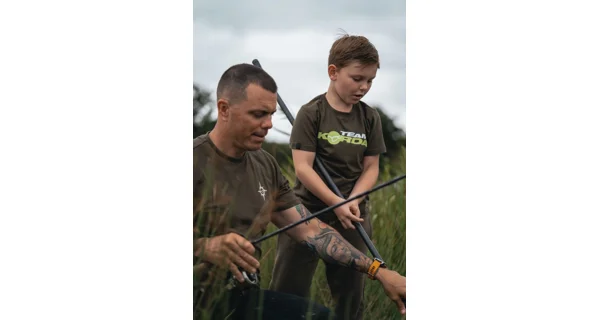 KORDA - Detské tričko TK Kids T-Shirt Dark Olive 8-9 rokov