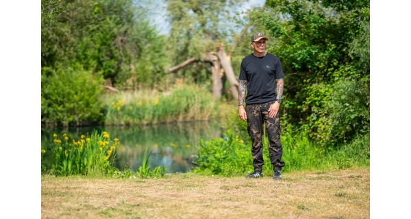 KORDA - Nohavice Original Kombats Dark Kamo veľ. M