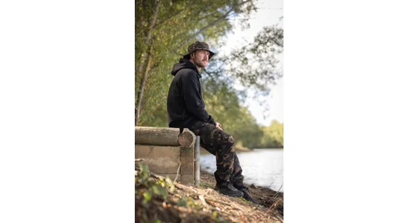 KORDA - Nohavice Polar Kombats Dark Camo veľ. L