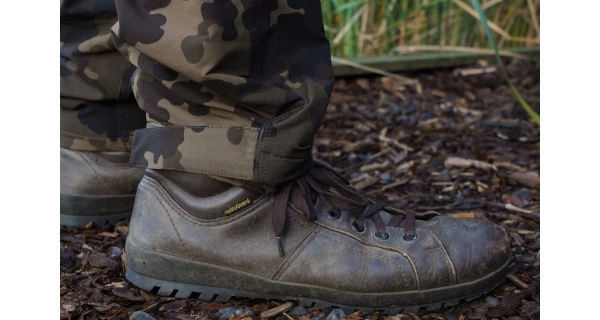 KORDA - Nohavice Polar Salopettes Dark Kamo veľ. M