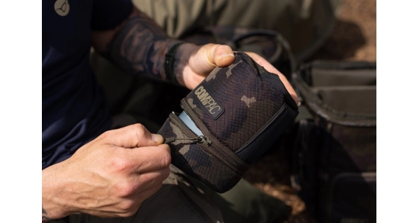KORDA - Obal na kartušu Compac Gas Canister Dark Kamo
