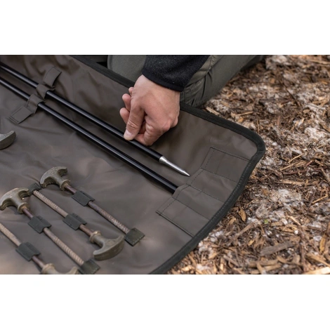 KORDA - Organizér na kolíky a tyče Compac Bivvy Wrap Dark Kamo