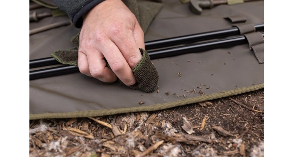 KORDA - Organizér na kolíky a tyče Compac Bivvy Wrap Olive