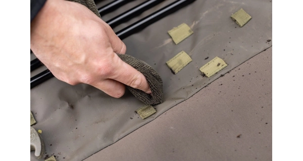 KORDA - Organizér na kolíky a tyče Compac Brolly Wrap Olive