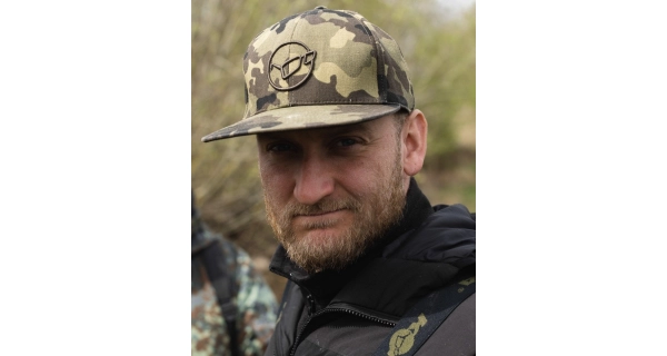 KORDA - Šiltovka Snapback Cap Dark Kamo