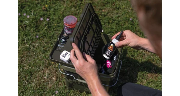 KORDA - Stolík na vedro Bucket Table