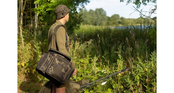 KORDA - Taška Compac Cube Carryall Dark Kamo