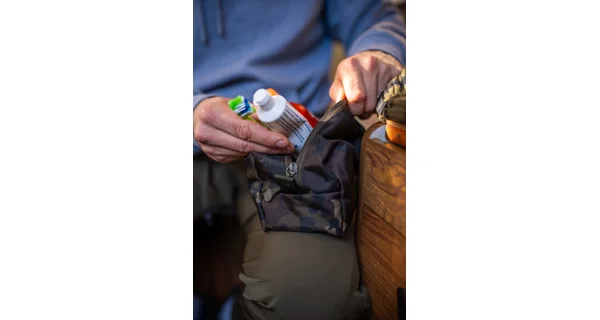 KORDA - Toaletná taška Wash Bag Dark Kamo
