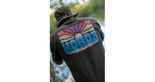 KORDA - Tričko Dawn Vibes Tee Dark Olive veľ. 2XL