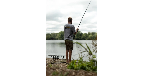 KORDA - Tričko Lakebed Tee Grey veľ. L
