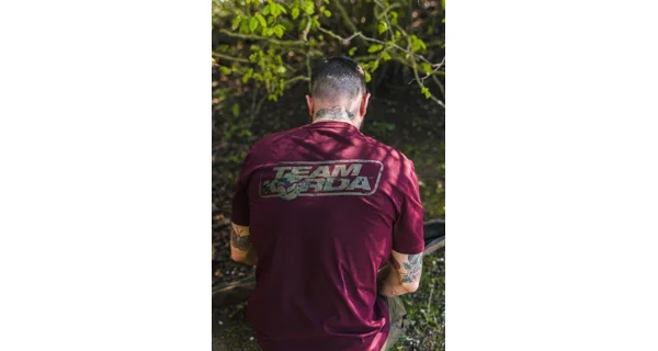 KORDA - Tričko TK Digi Kamo Tee Burgundy veľ. M