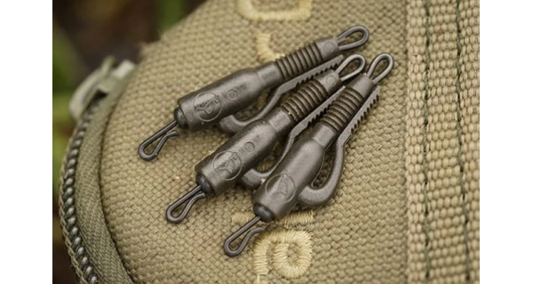 KORDA - Záves na olovo QC Hybrid Lead Clip Weed/Silt 8 ks