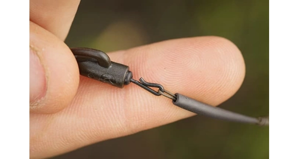 KORDA - Závesky na olovo qc hybrid lead clip gravel / clay 8 ks