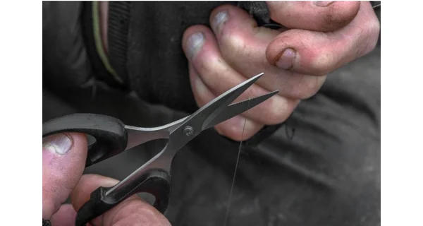 KORUM - Set Ihiel a nožnice Baiting Tool a Scissor Set
