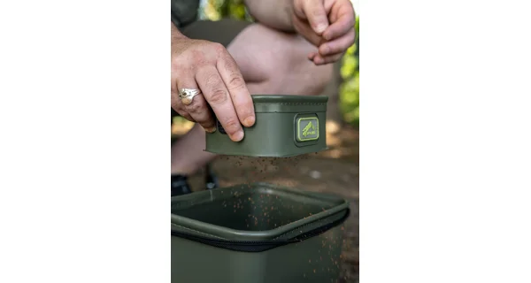 KORUM - Taška EVA Solid Bait Station 8 l
