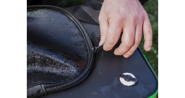 MADCAT - Skladací vedierko Foldable Live Bait Bucket 50 l