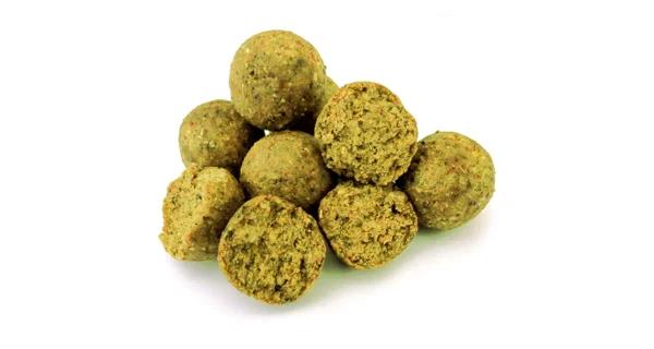 MAGIC WOLF - Kŕmne Boilie 5 kg 20 mm Mango Chilli