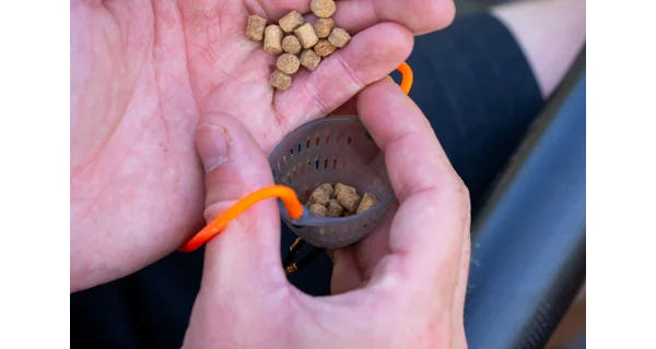 MAINLINE - Pelety SK6 Pellet 6 mm 1 kg