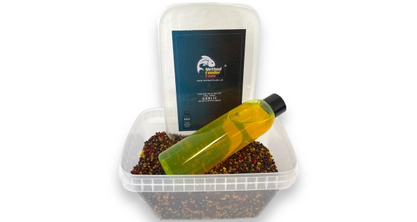 METHOD FEEDER FANS - Pellet Mix Set Fluo pelety 2 mm 500 g + 200 ml Fluo booster Cesnak