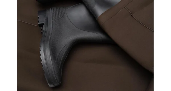 MIKADO - Brodiace neoprénové nohavice veľ. 45