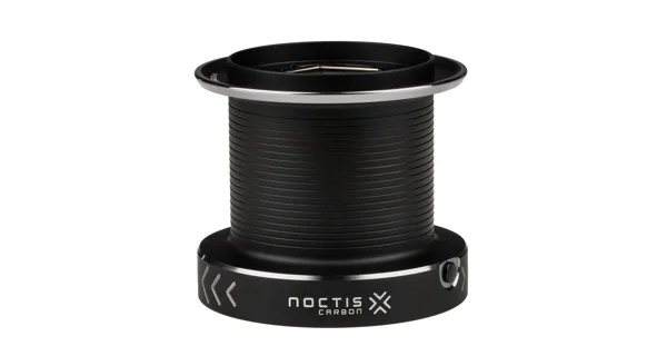 MIKADO - Navijak Noctis X Carbon 10009 + Náhradná cievka ZADARMO