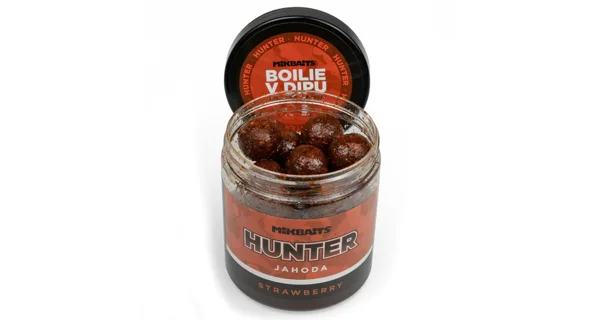 MIKBAITS - Boilie v dipe Hunter 24 mm 250 ml Jahoda